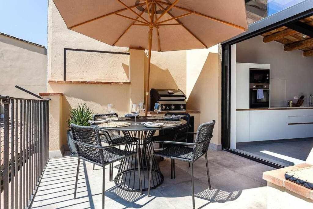 Velo Vern 3 Luxury Penthouse W Views Of City Wall Жирона Экстерьер фото