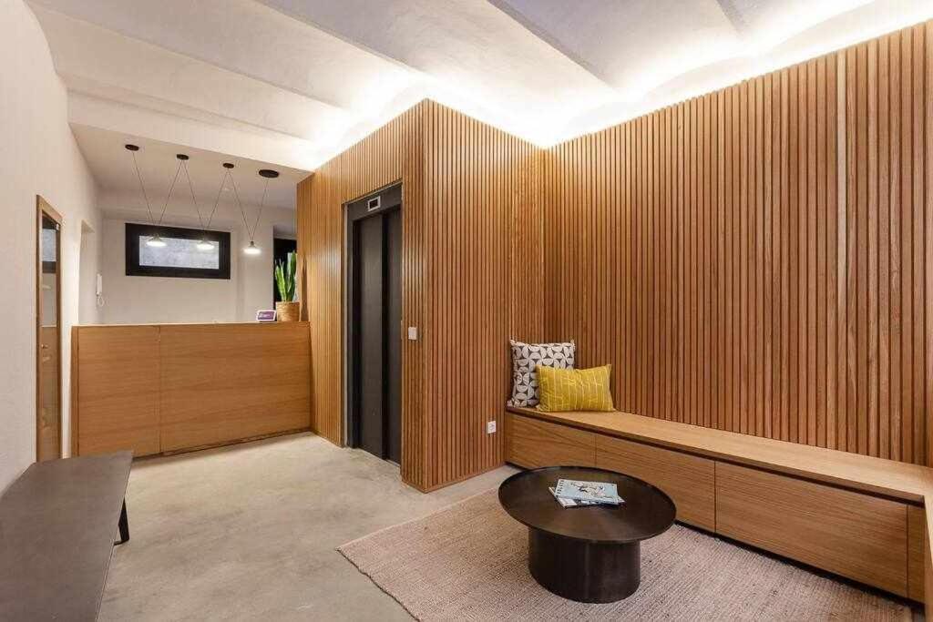 Velo Vern 3 Luxury Penthouse W Views Of City Wall Жирона Экстерьер фото