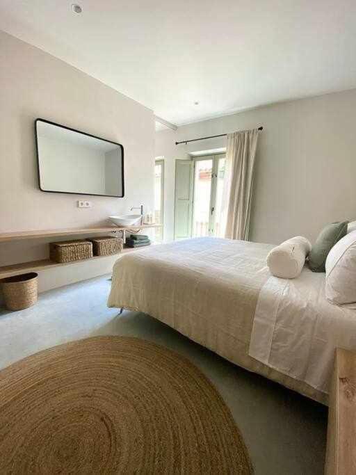 Velo Vern 3 Luxury Penthouse W Views Of City Wall Жирона Экстерьер фото