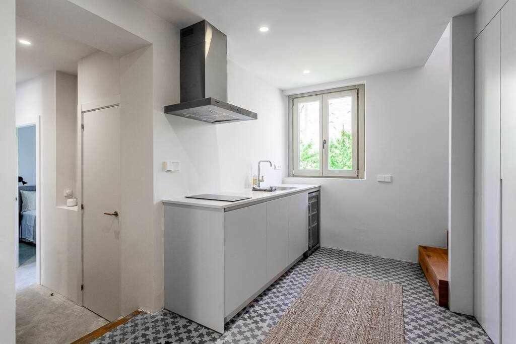 Velo Vern 3 Luxury Penthouse W Views Of City Wall Жирона Экстерьер фото