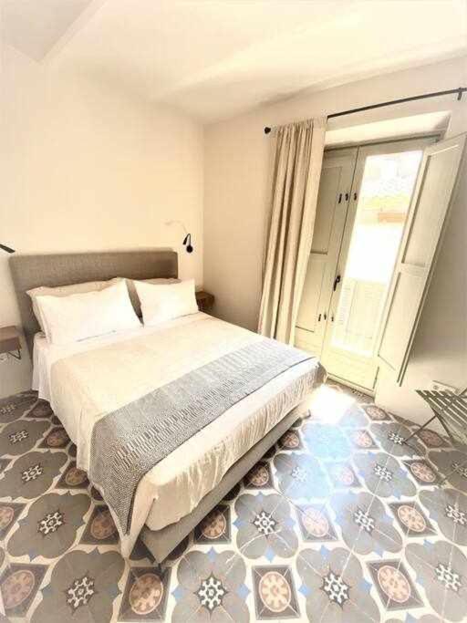 Velo Vern 3 Luxury Penthouse W Views Of City Wall Жирона Экстерьер фото